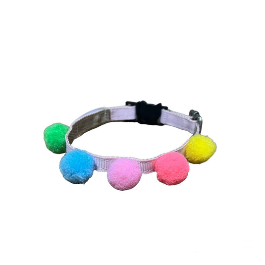 Collar pompones